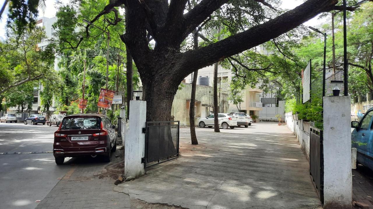 Hotel Bhooshan, Shivajinagar, Пуна Экстерьер фото